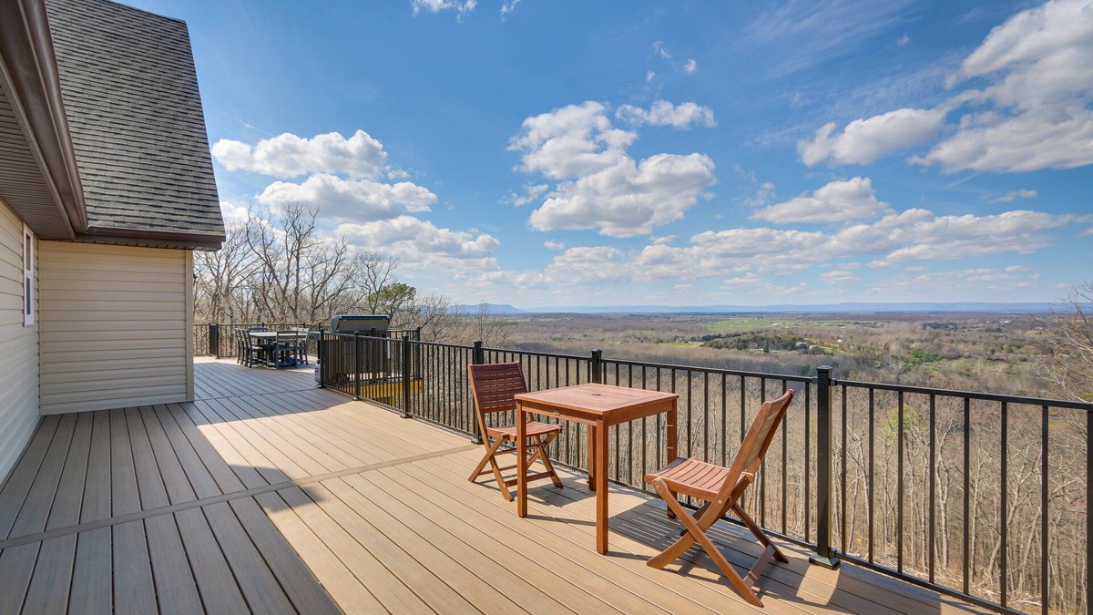 Front Royal Cabin | Front Royal Hilltop Cabin w/Panoramic Views!