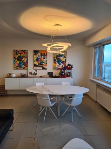 Ostend City Centre Apartment | frontaal gelijkvloers seaview 80m² 2 slp