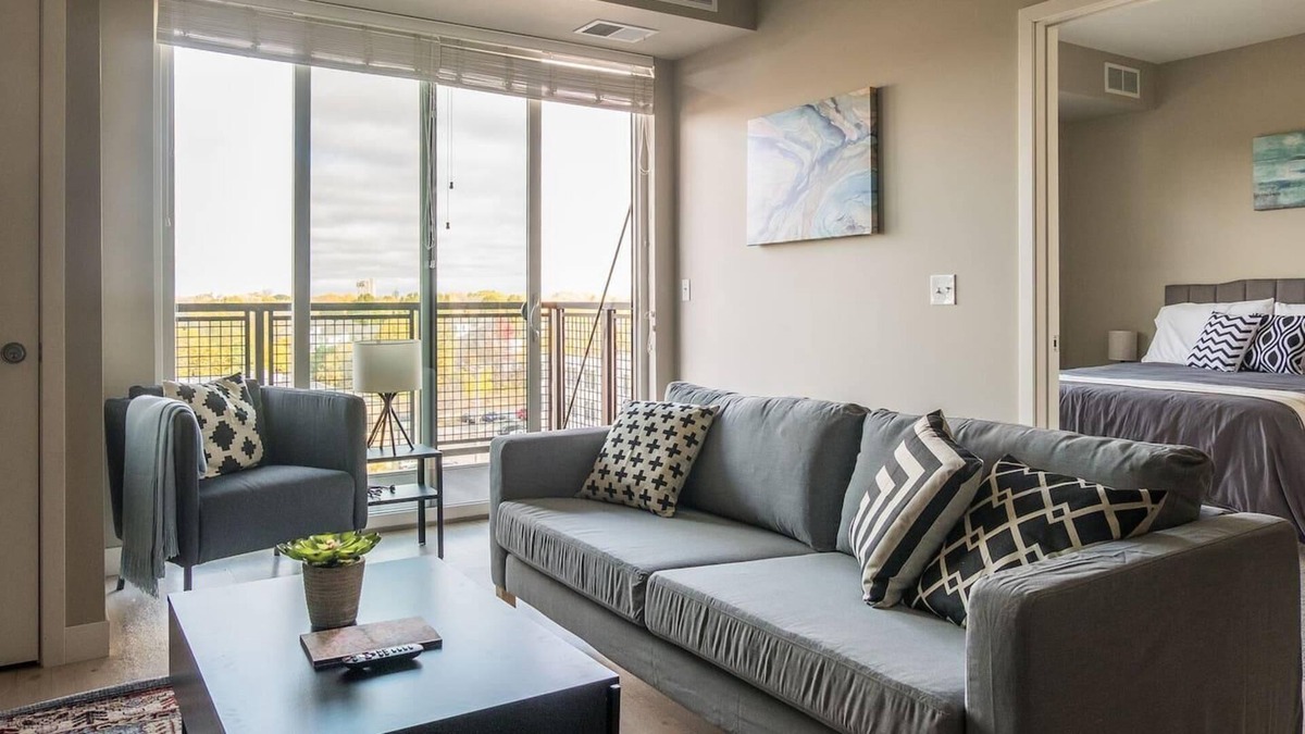 Nicollet Island Apartment | Frontdesk | 1 BR Apt near the Mississippi River