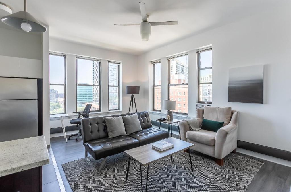 East Hyde Park Apartment | FRONTDESK 2 BR Apt by Harold Washington Park