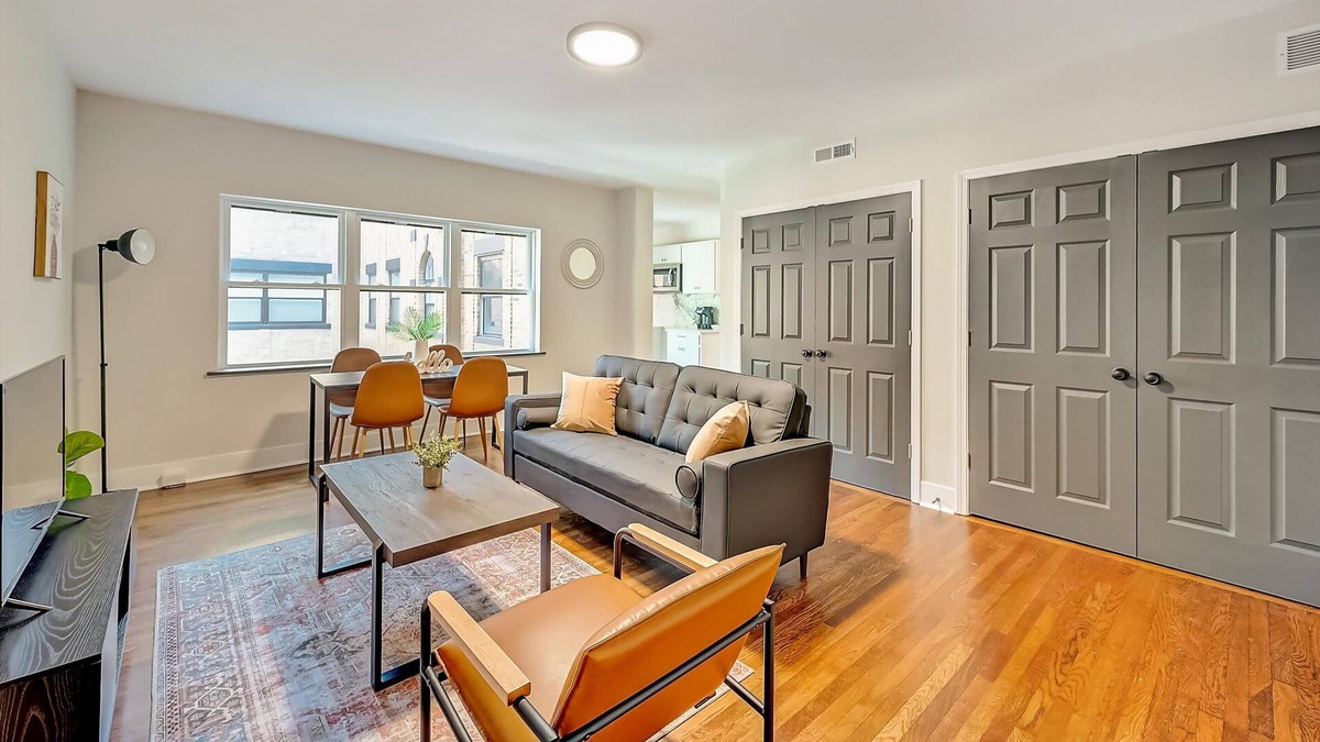 East Walnut HIlls Apartment | Frontdesk | 2 BR Apt near Eden Park