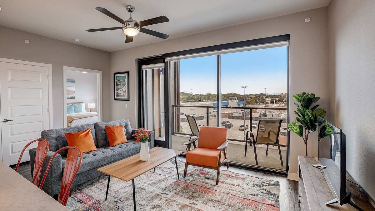Highland Apartment | Frontdesk | 2 BR Apt short drive to Lake Travis