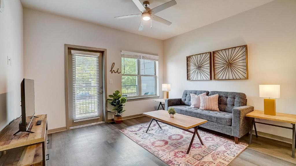 Forest Park Apartment | FRONTDESK Axel Row Apts Avondale Birmingham