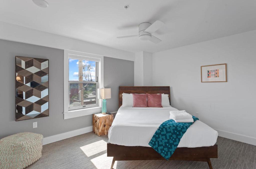 Hanover Place Apartment | FRONTDESK Bright Open Studio Apt near Union Hill