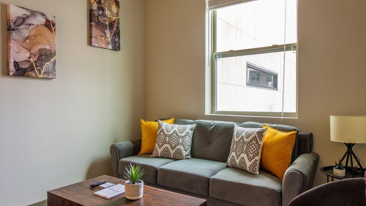 MacGregor Apartment | Frontdesk | Chic Studio Apt Near the Park