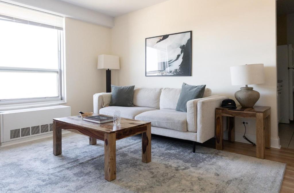 Ravenswood Apartment | FRONTDESK Classic 1 BR Apt in Ravenswood