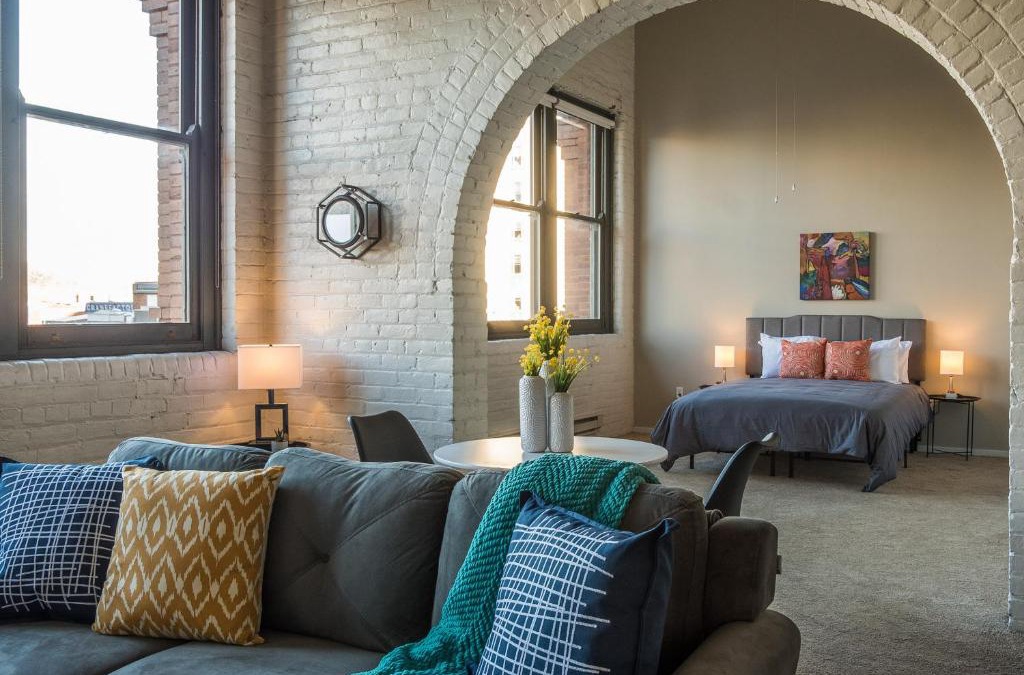 Central Business District Apartment | FRONTDESK East 8 Loft Apts Downtown Cincinnati