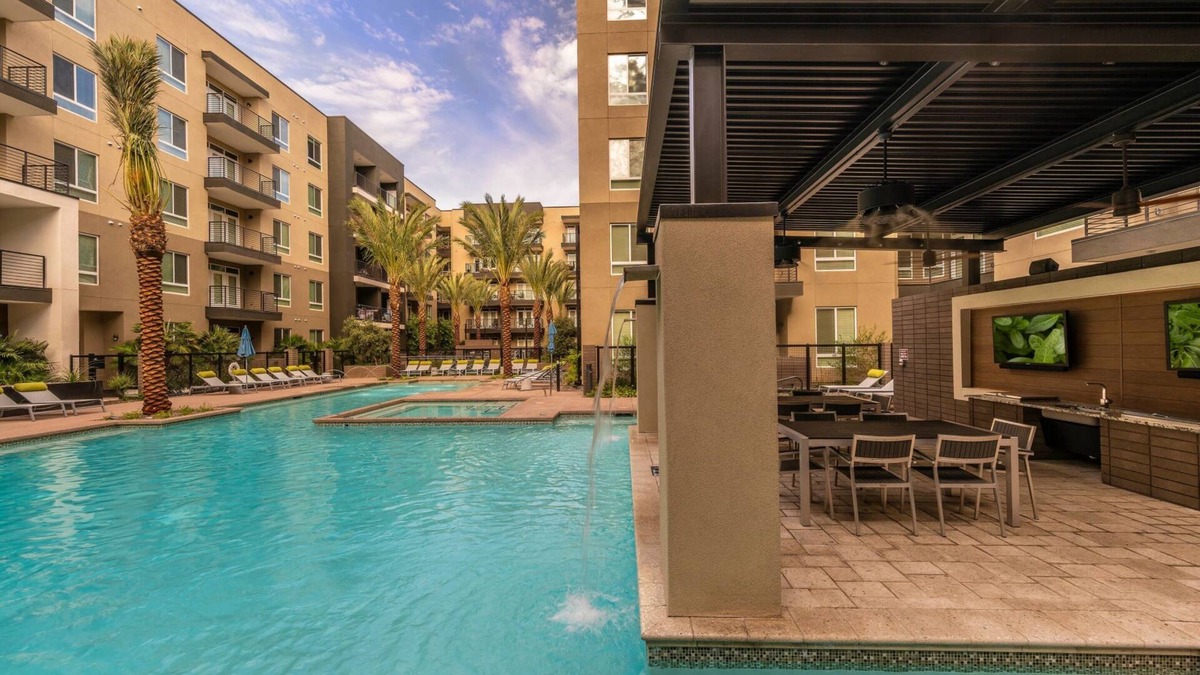 Security Acres Apartment | FRONTDESK Old Town Apts Scottsdale