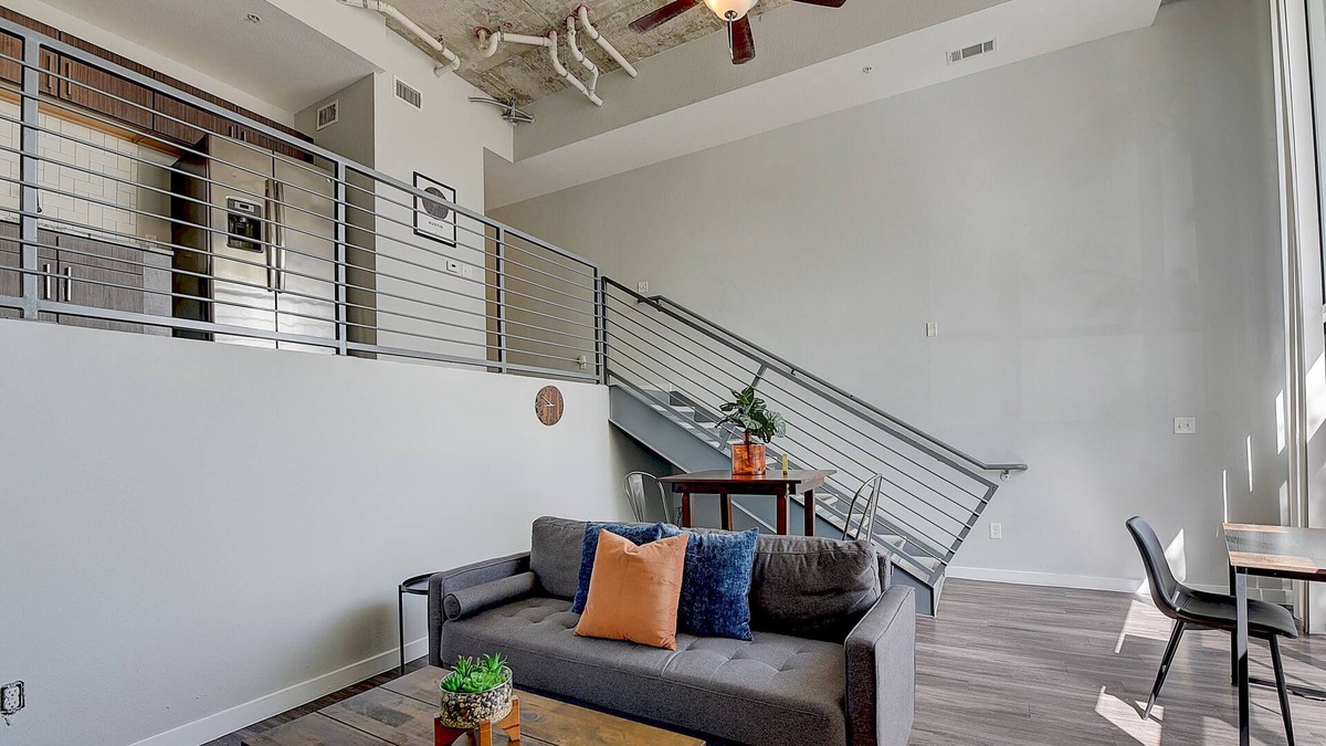 West Campus Apartment | FRONTDESK Pointe on Rio Apts West Campus Austin
