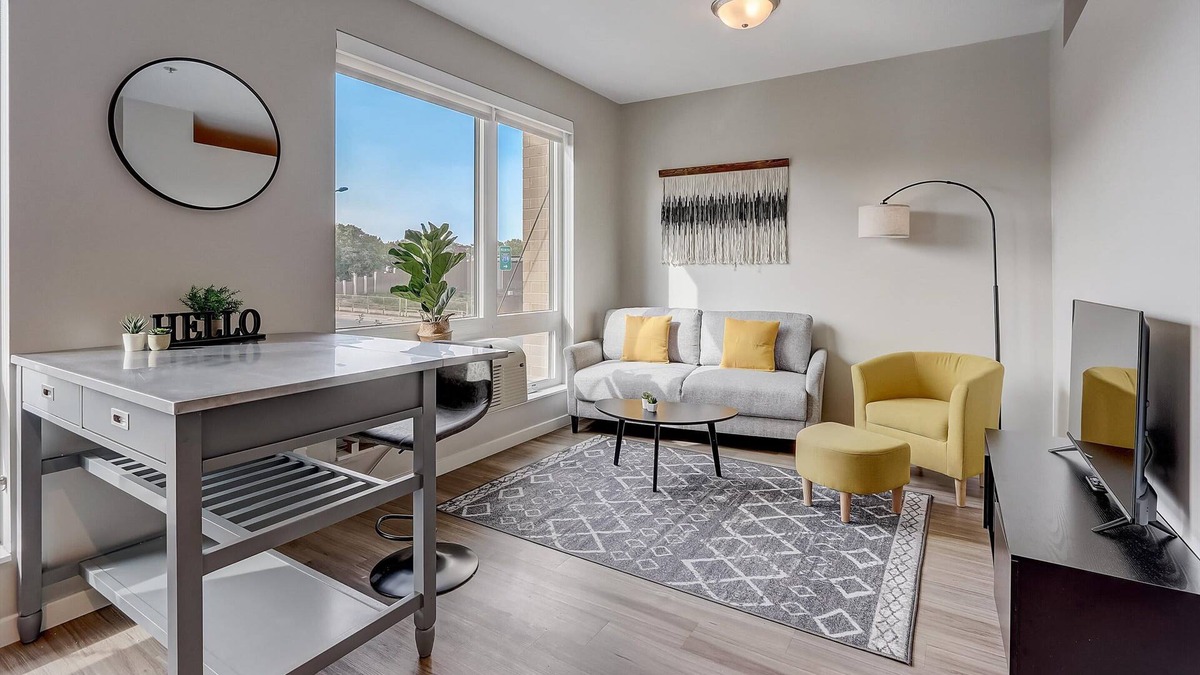 Powderhorn Apartment | Frontdesk | Studio Apt near Lake Nokomis Beach