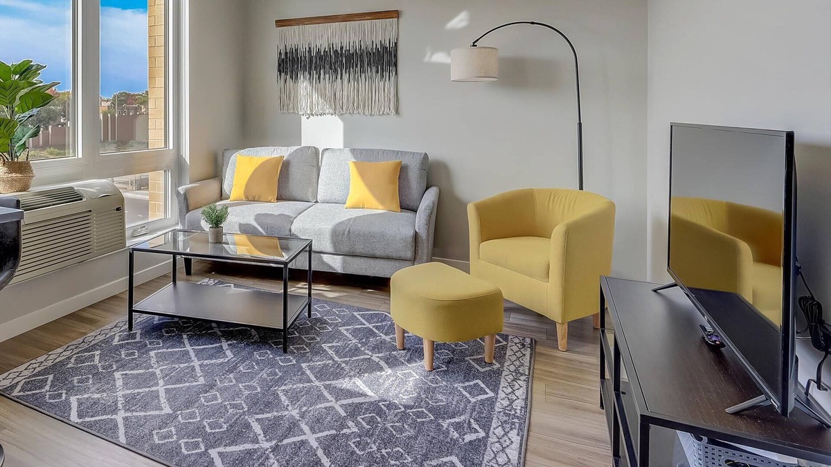 Powderhorn Apartment | Frontdesk | Studio Apt near Hiawatha Golf Course