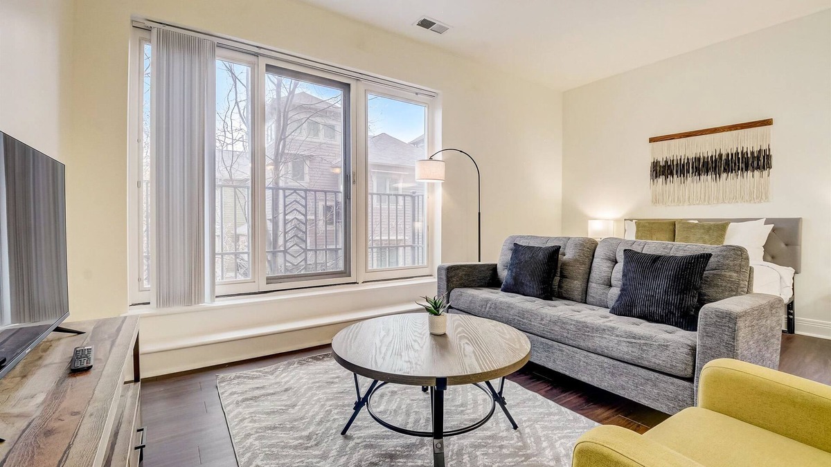 Lockerbie Square Apartment | FRONTDESK The Maxwell Apts Downtown Indianapolis
