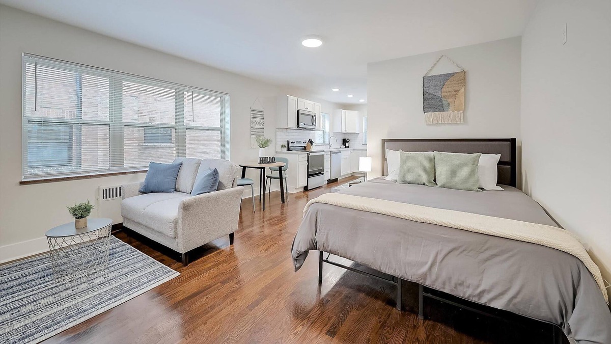 Walnut Hills Apartment | Frontdesk | Walnut Hills Studio Apt