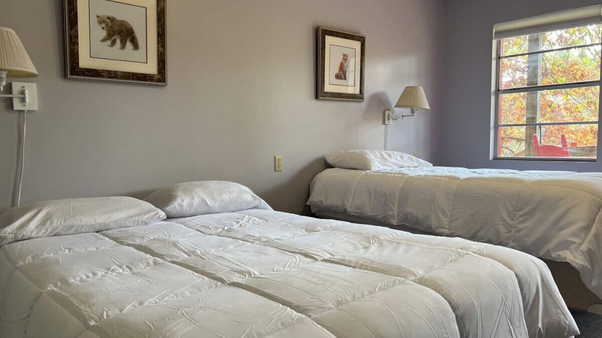 Waynesboro Hotel | Frontier Hideaway Room 34