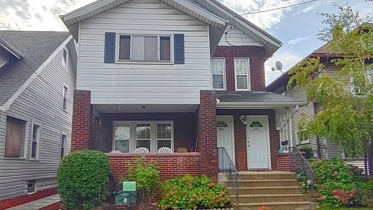 Erie Apartment | Frontier Park Spacious Apartment