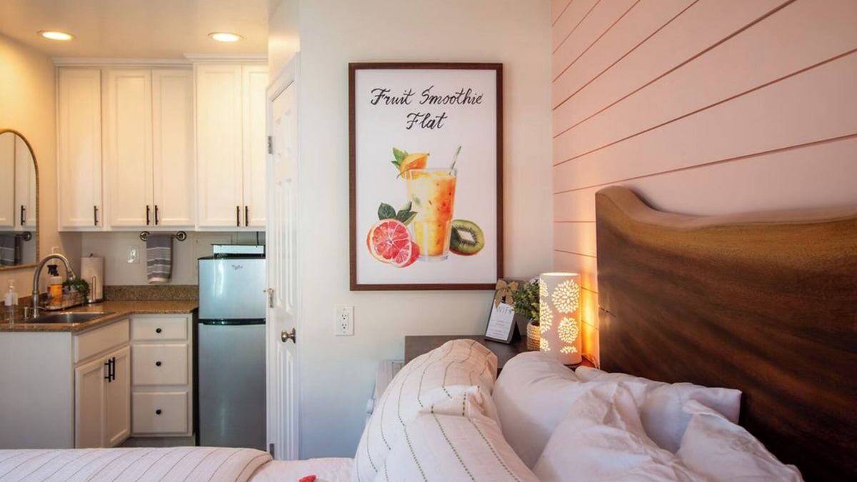 Moscow Apartment | Fruit Smoothie Flat
