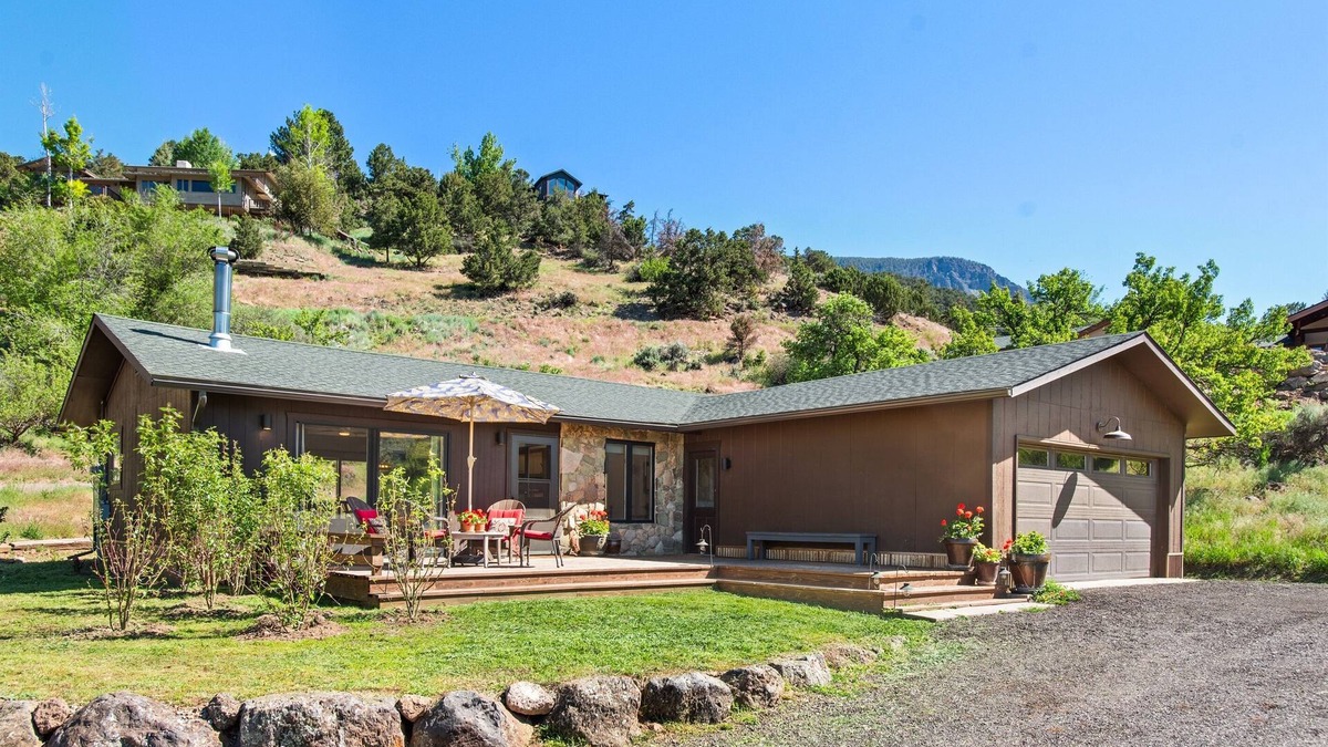 Basalt House | Frying Pan Valley Vista | Walk to Basalt + Views
