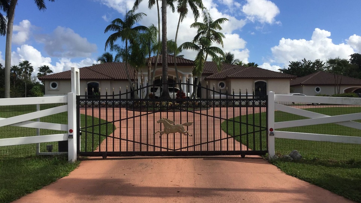Southwest Ranches House | Ft. Lauderdale Guest House