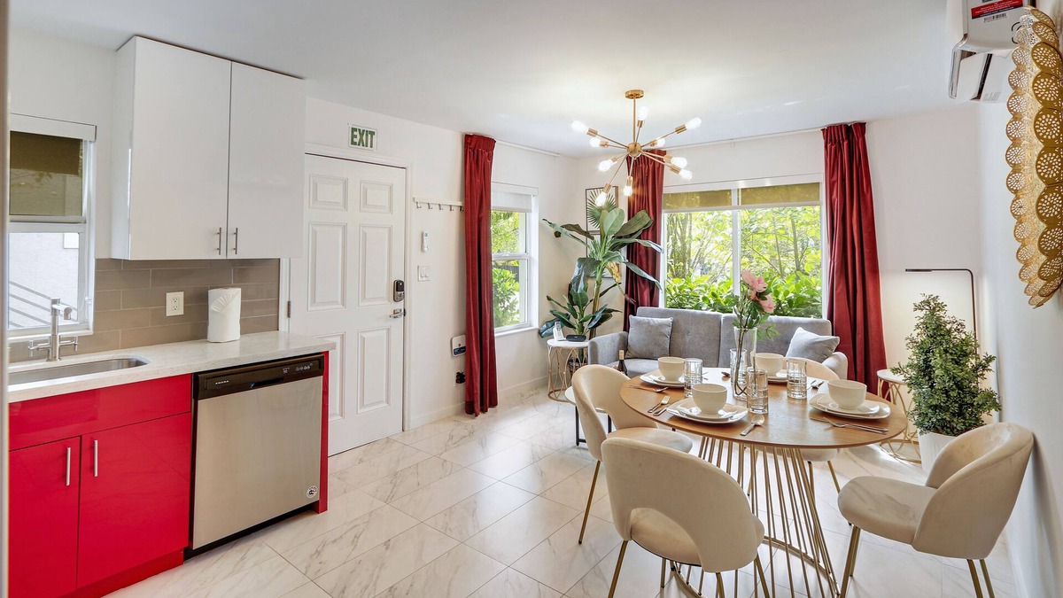 Highland Garden Apartment | Fuego: Casita Near Beach & Gym Access