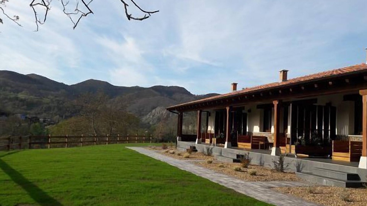 Soto de Cangas Cottage | Fuente El Güeyu apartments for 4 people