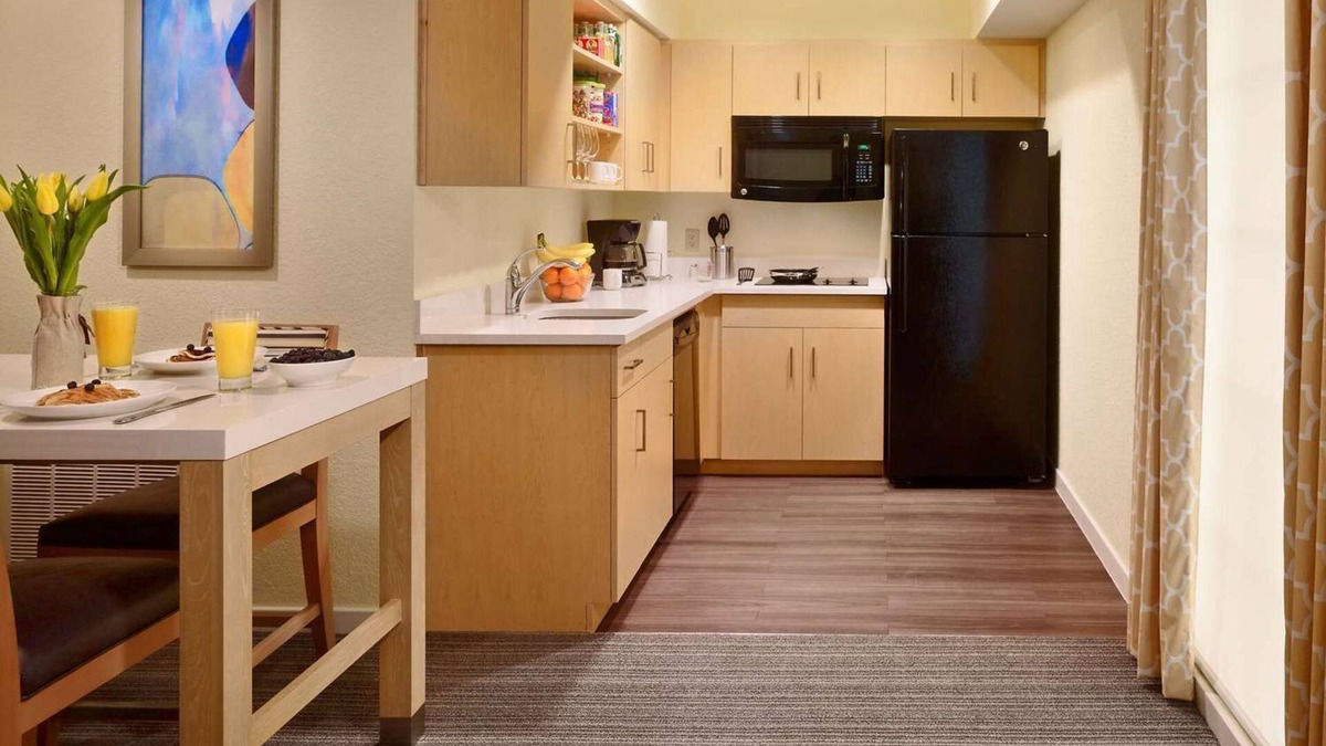 Schaumburg Apartment | Fulfilling Stay at Schaumburg! Pets Allowed, Outdoor Pool, Free Breakfast!