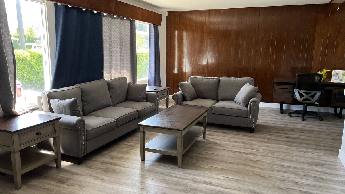 Kamloops House | Full 2 bedroom 1bath house