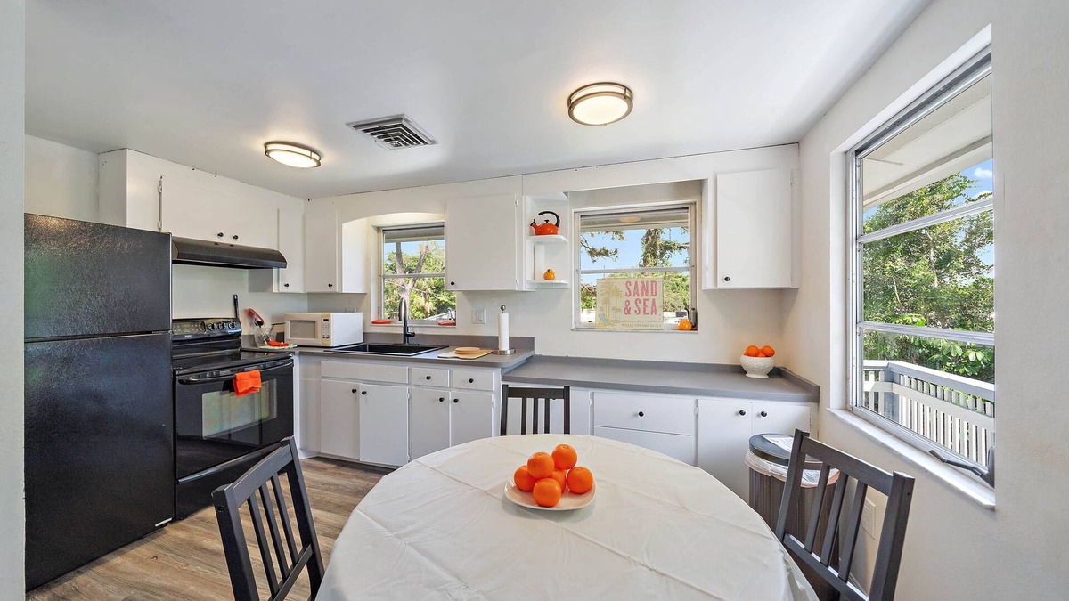 Laurel House | Full Duplex Nokomis Beach .7 Miles from The Beach