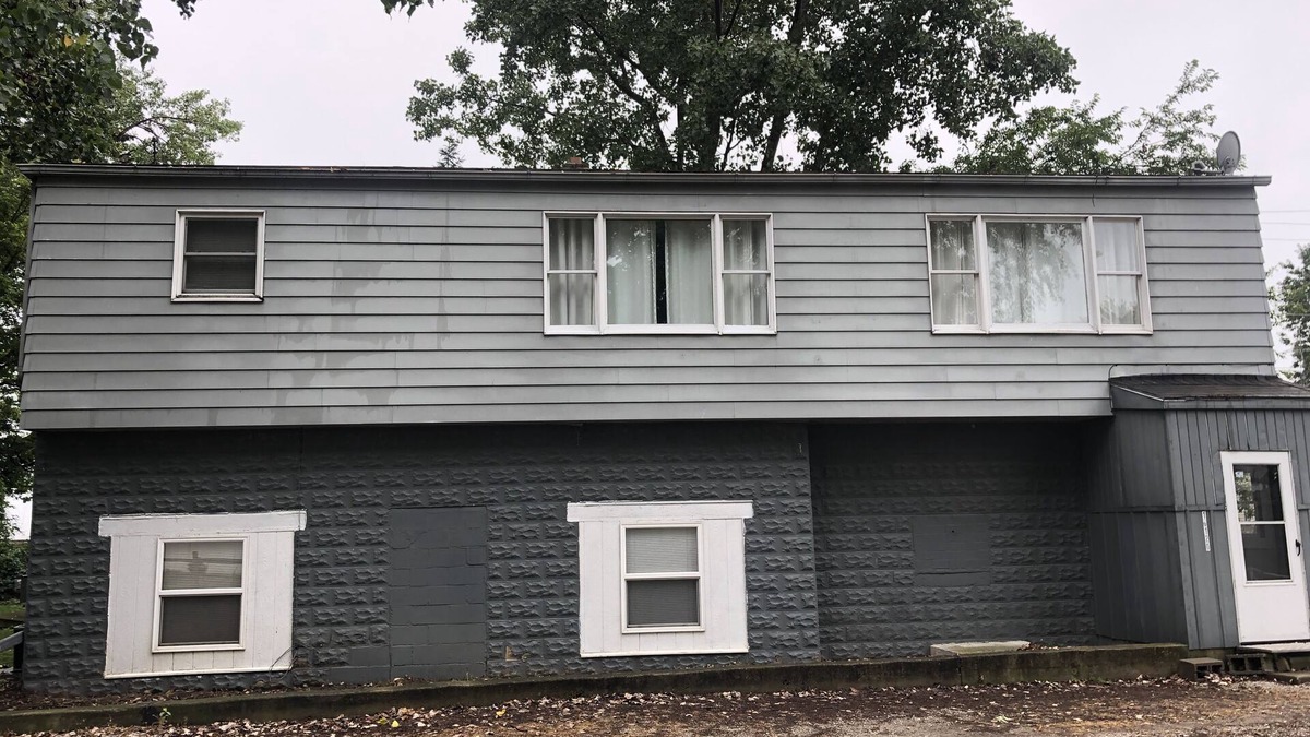 Oak Harbor House | Full Duplex upstairs and downstairs near the shores of Lake Erie