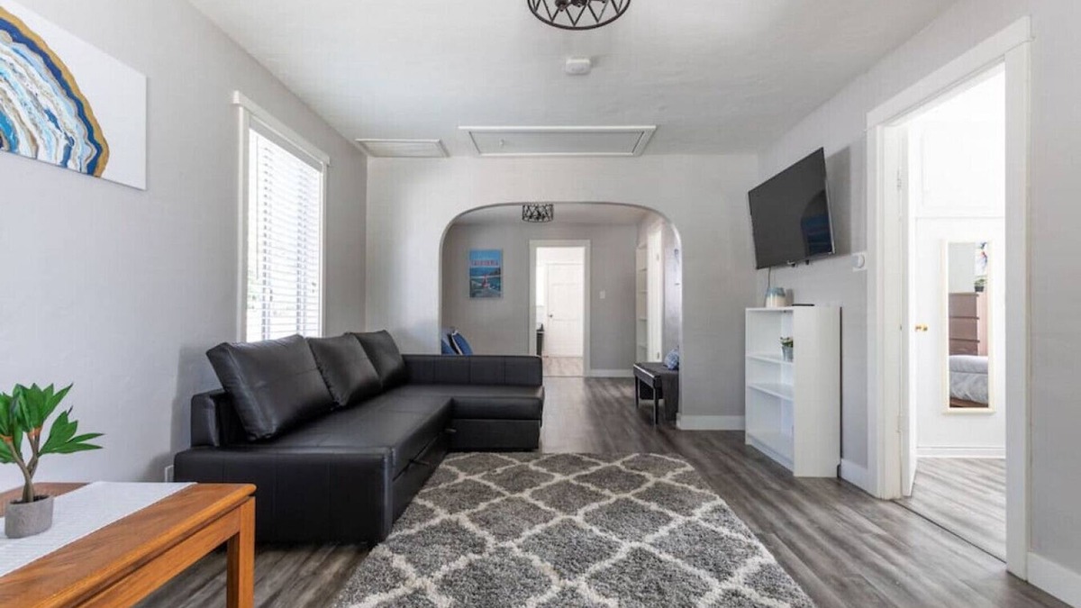 Glendora House | Full Home-Near APU, Citrus College, DT Glendora.
