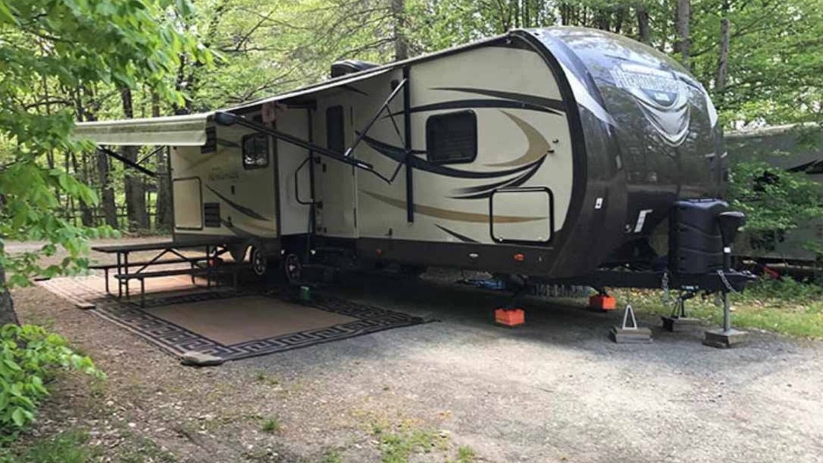 Wellsboro House | Full Hook Up Back-in 30 Amp Up to 26FT