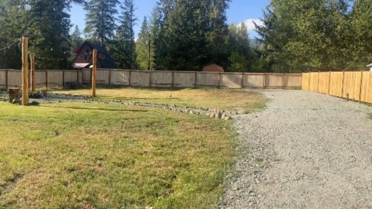 Paradise Estates RV Rental | Full hook-up RV tent site in Paradise Estates