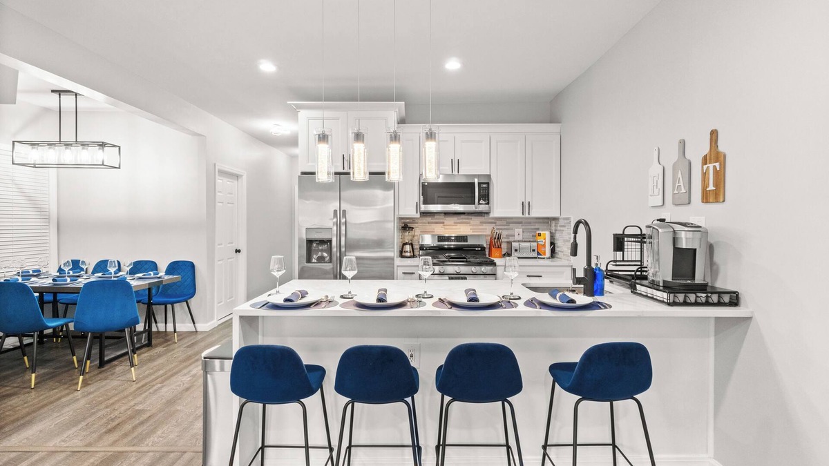Constable Hook House | Full House, 7 Bedrooms, 9 Beds, 4 Bathrooms Close to NYC & EWR