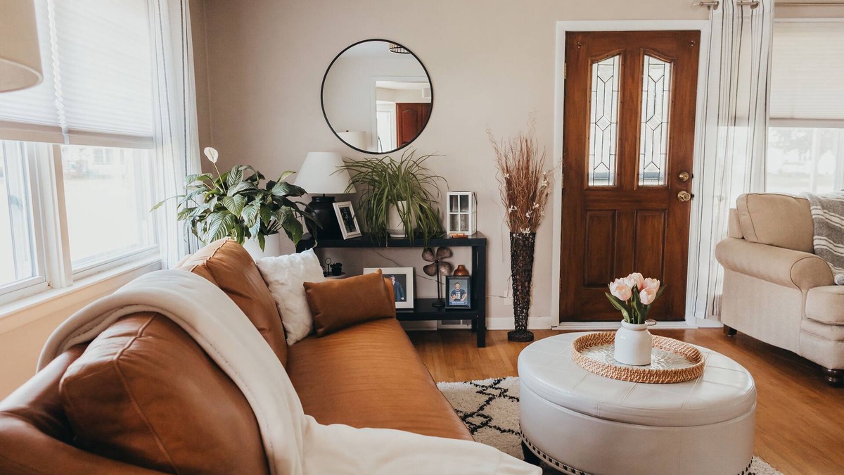 Batavia House | Full house nestled between Buffalo & Rochester