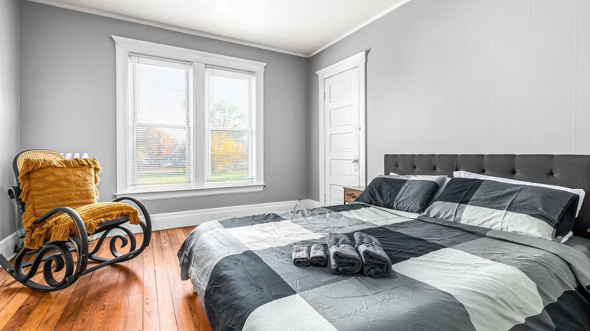 Mexicantown - Southwest Detroit House | Full house sleeps 8 five min from downtown