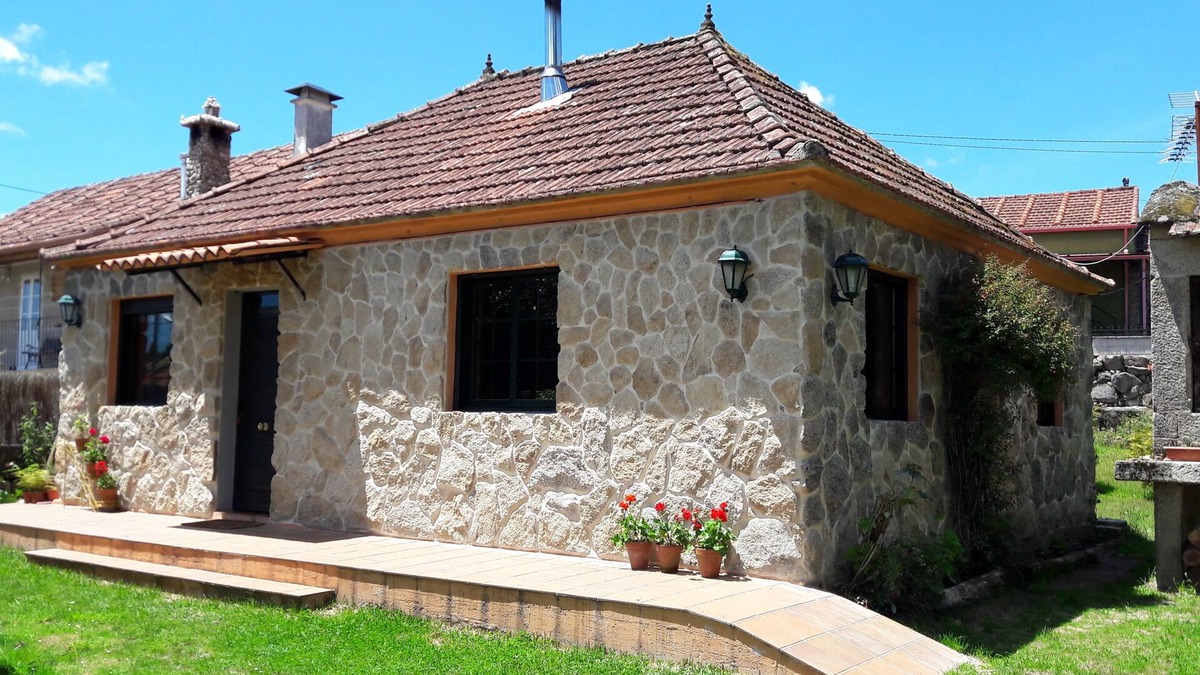 Ponte Caldelas House | FULL house with enclosed property, garden and barbecue. SEPTEMBER 80€/noche
