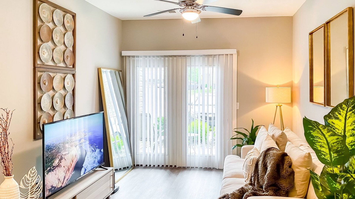 Highview Apartment | Full Kitchen|King & Queen bed|W/D|Netflix|2 Smart TVs| Free Parking
