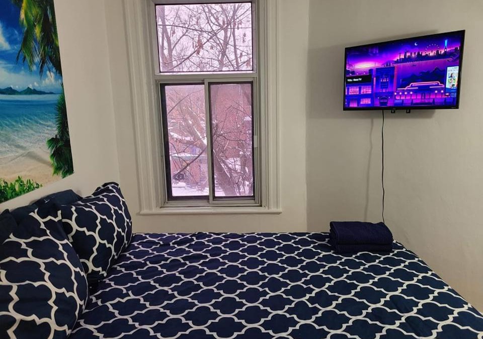 Mile End House | Full Kitchen \ TV + Netflix \ Room B