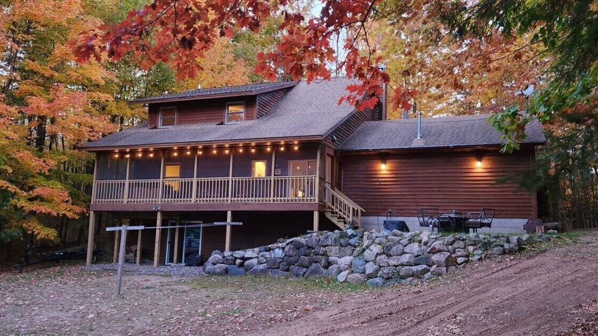 Lac du Flambeau Cabin | Full Loon Cabin by Patriot Properties