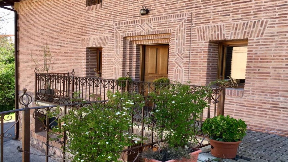 El Rasillo de Cameros Cottage | (FULL Rental) El Patio de la Morera 16-26 pax, garden, barbecue, pets