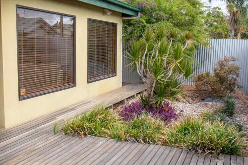 Seymour House | Full Throttle Retreat