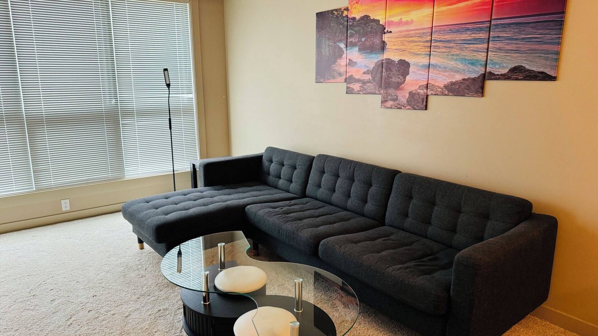 Haysboro Apartment | Full Train Station Apartment at Heritage Station (Near Stampede)