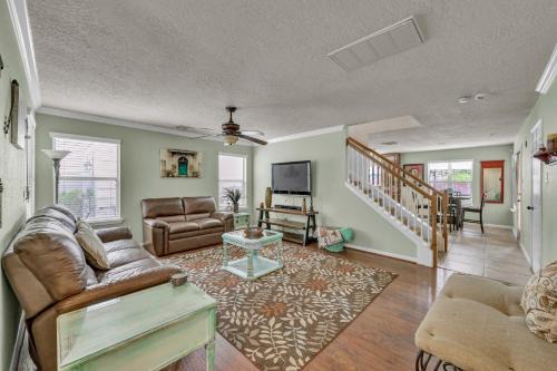Spring House | Fuller Bluff