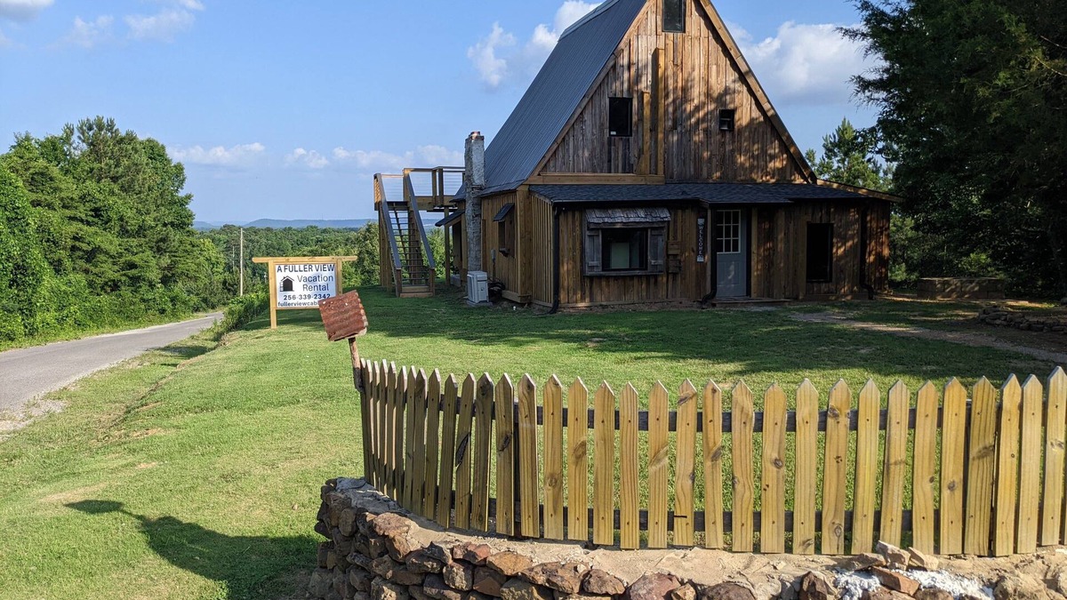 Cullman Cabin | Fuller View Cabin - A Mountain Cabin overlooking Sweet Home Alabama!