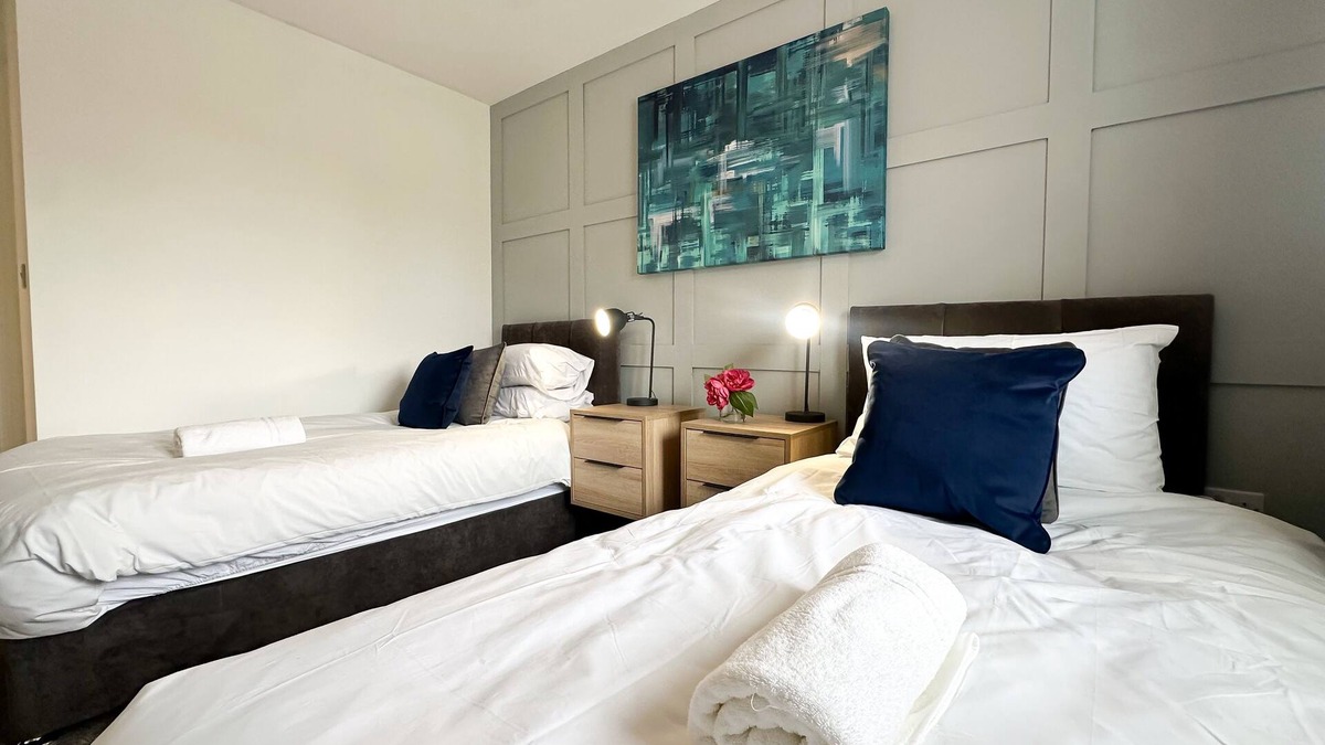 Thornaby On Tees House | Fullerton House by Blue Skies Stays