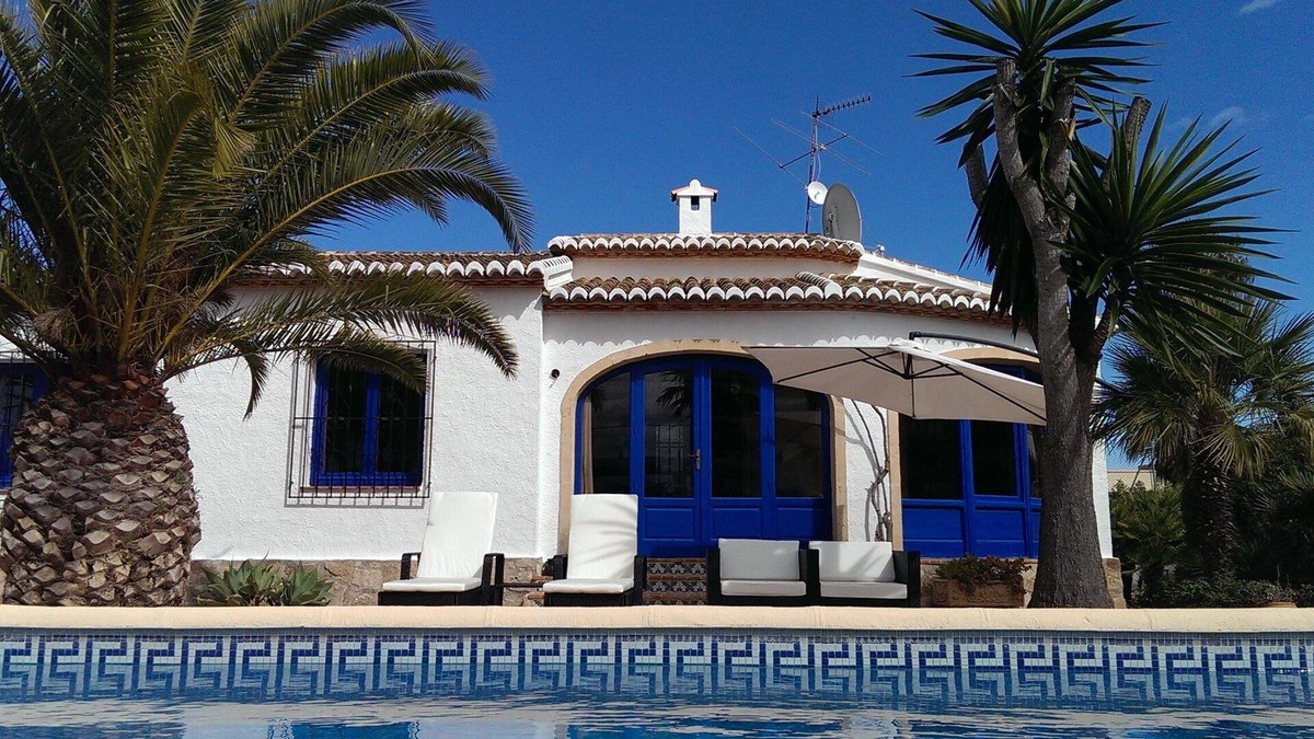 Costa Nova Villa | Fully Air Conditioned Villa With Heated Pool Set In Large Landscaped Gardens