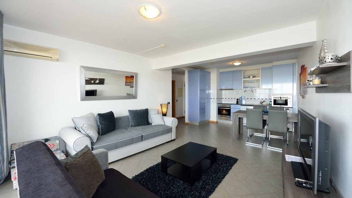 Praia da Rocha Apartment | Fully Air Conditioned Luxury 9th Floor Apartment with Balcony & Ocean Views