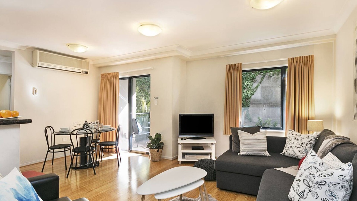 Perth Central Business District Apartment | Fully Airconditioned 2 Bedroom/2 Bathroom Apartment With Pool