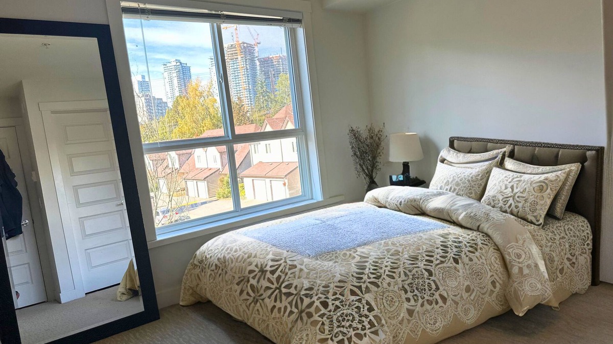 Surrey Apartment | fully booked