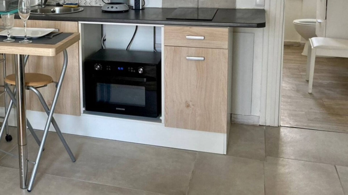 Fleury-les-Aubrais Apartment | Fully equipped, comfortable studio ideally located