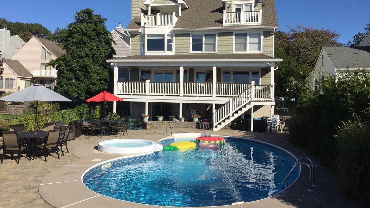 Brick House | Fully equipped, bring only an overnight bag